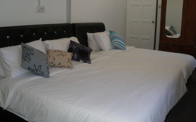 OYO 90037 The 7 Lodge Tambunan