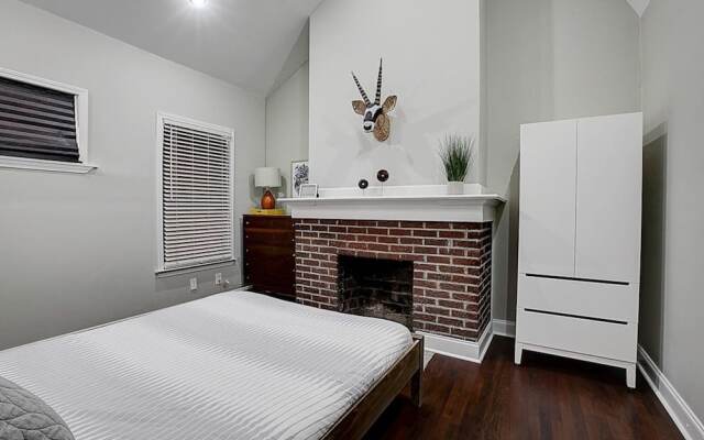 Desirous Iris Atlanta Vacation Home Sleeps 5