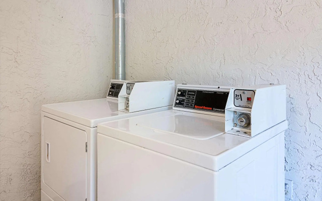 Motel 6 Tampa, FL - Fairgrounds