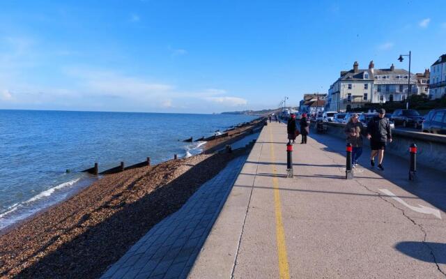 Inviting 1-bed Apartment in Herne Bay