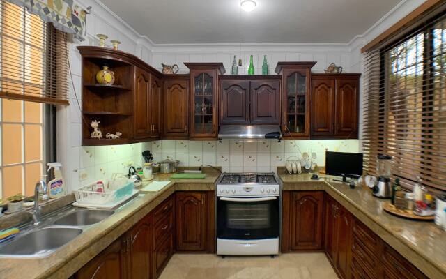 Cesar's House Guayaquil Home Rental