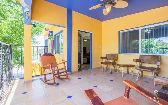 Cozy Stay 2 blocks from the beach