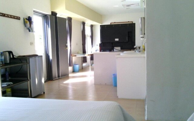 Lev 77 Hostel