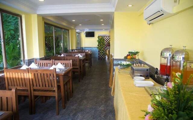 Royal Malikha Hotel