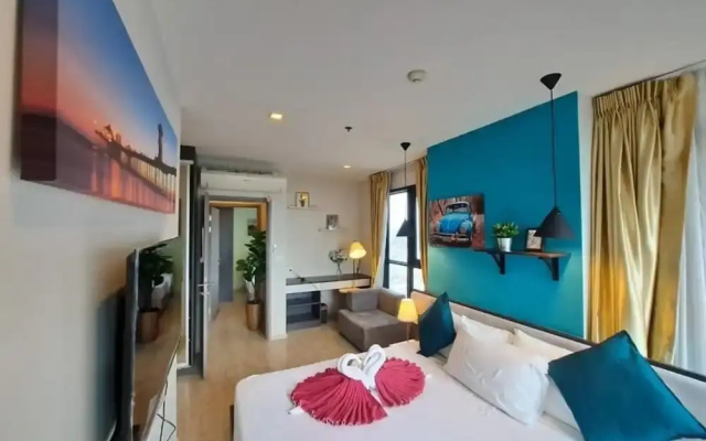 The Base Central Pattaya by Mickey
