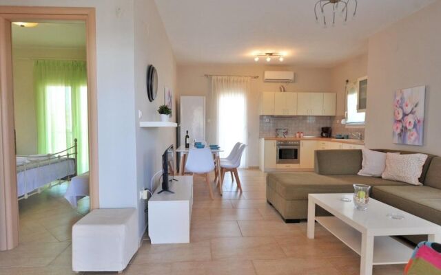 Fotinia Beach House 1st floor - Dionysiou Beac...