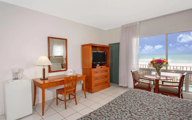 thunderbird beach hotel