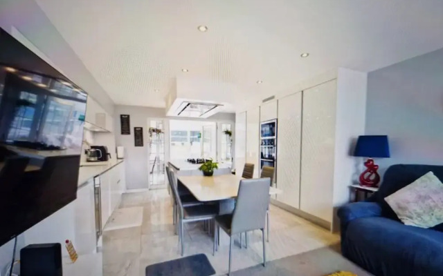 Marlows Diamond 4 Bedroom Home