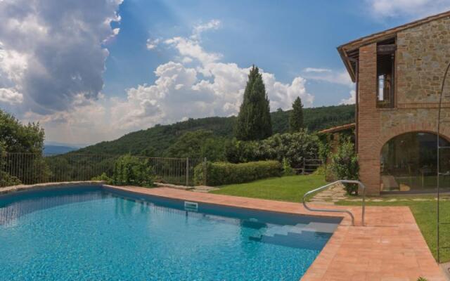 Private villa sleeps 10 with garden and swimming pool-VILLA IL MANDORLO