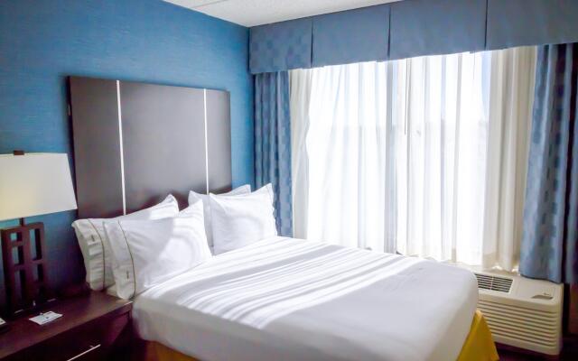 Atwell Suites Austin Airport by IHG