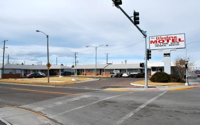 Ski's Western Motel