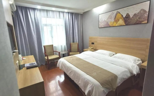 GreenTree Inn Chongqing Shiqiaopu Computer City Light Rail Stine Express Hotel