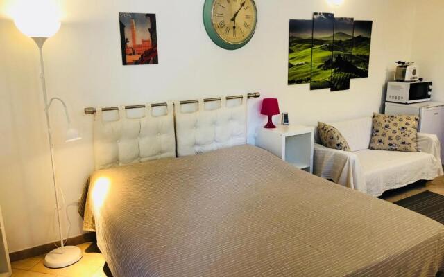 La Dolce Vita studio with free private parking