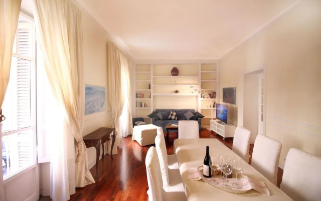 Prestigious Family Apt near St. Peter