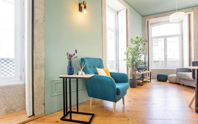 Artistic 2BR Flat Downtown w/ AC by LovelyStay