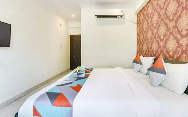 FabExpress Alacia Inn