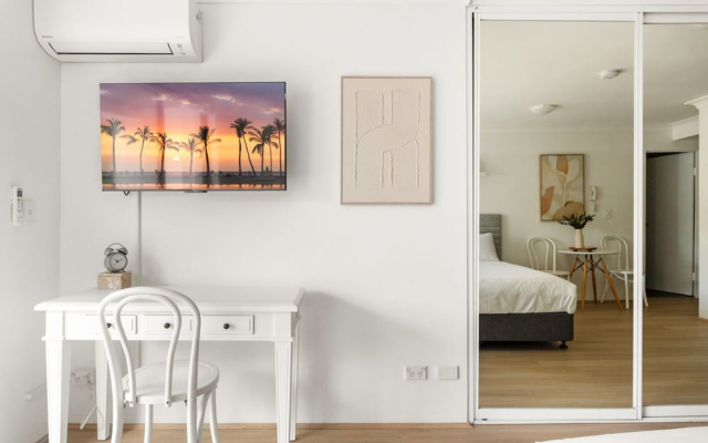 Ideal Studio Inner-city Pad With Private Balcony – Guest Rooms – Sydney