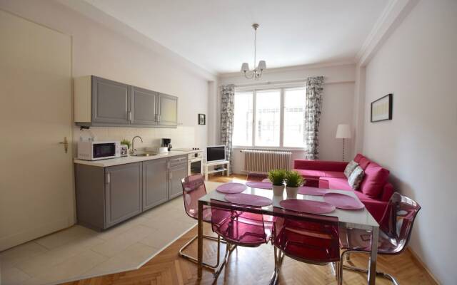 Standard Apartment by Hi5 - Fejer Gyorgy Street