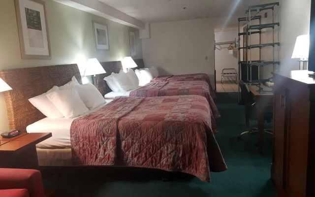 Oyster Bay Inn & Suites