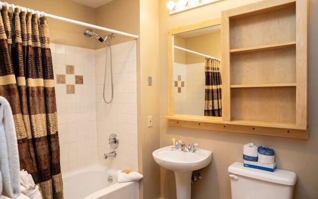 8282 Silver Mill 1 Bedroom Condo by RedAwning