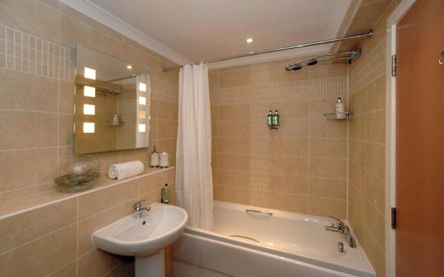 Fountain Court Apartments - EQ2