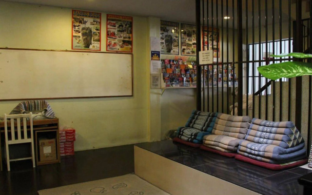 OYO 1054 Phuket Backpacker Hostel