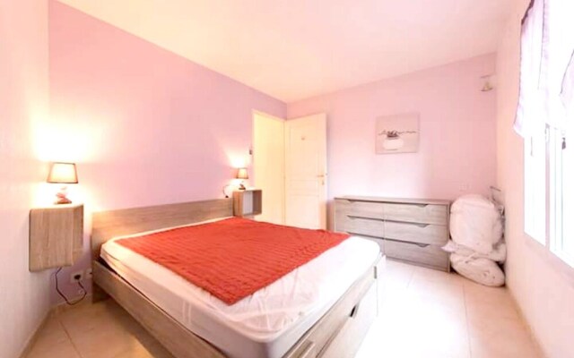 Apartment With one Bedroom in Saint-raphaël, With Enclosed Garden - 10