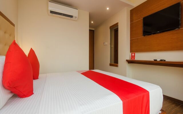 OYO 11721 Hotel Aromas