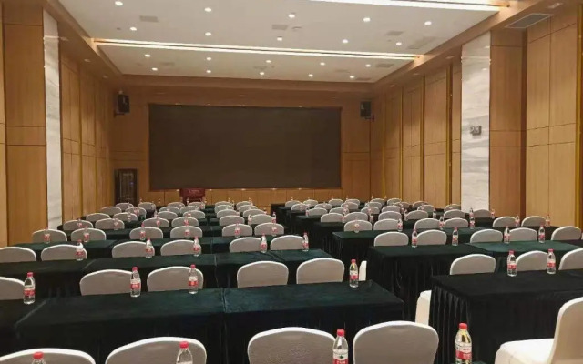 Vienna International Hotel (Wuhan Yangsi Port Yangtze River Bridge)