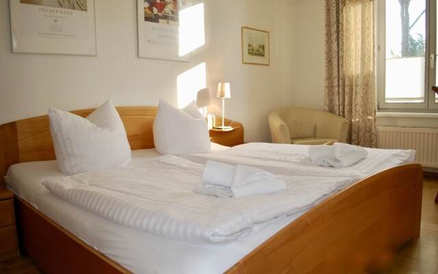 Villa-Schering-App-EG-links