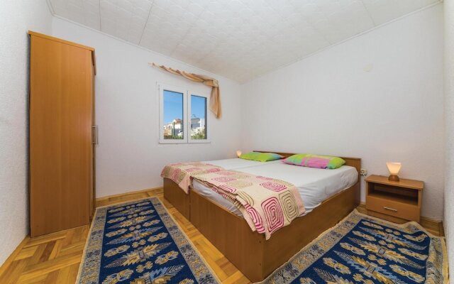 Amazing Home in Rogoznica With Wifi and 2 Bedrooms