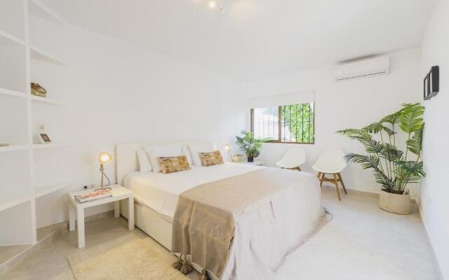 Cubo's Beach House Comfy Sun