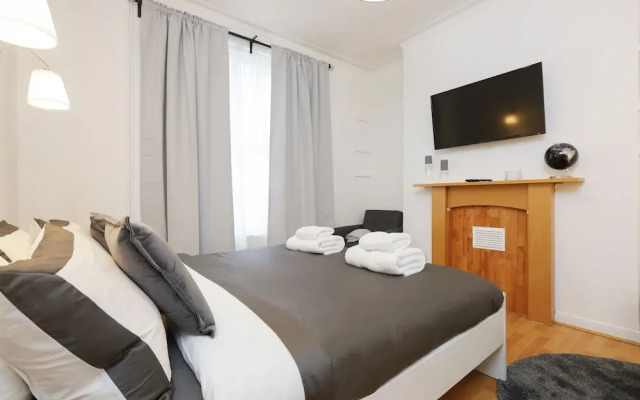 MyPlace Camden Apartment