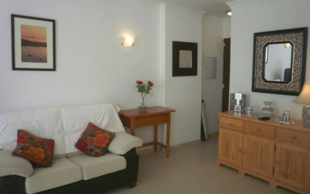 Apartamentos Carabeo Canovas Nerja