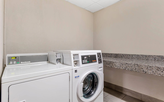 Quality Inn & Suites Union City - Atlanta South