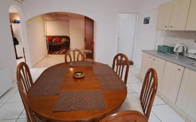 Hospitality up to 5 persons in Chios