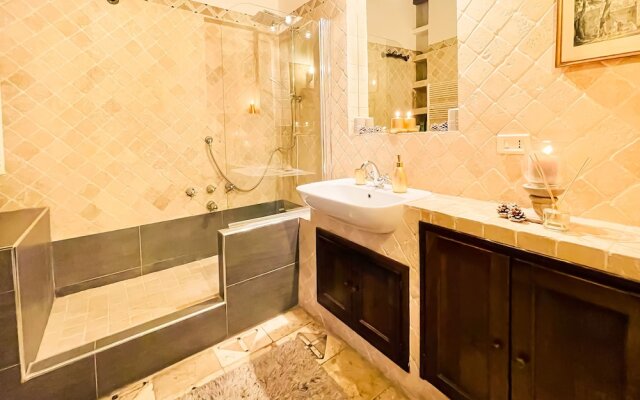 Trevi Fountain Stylish Guesthouse