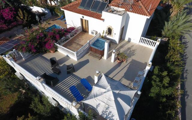 Coral Cypria Villa !!