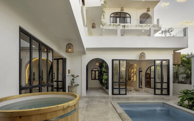 Casa Amor by GORO