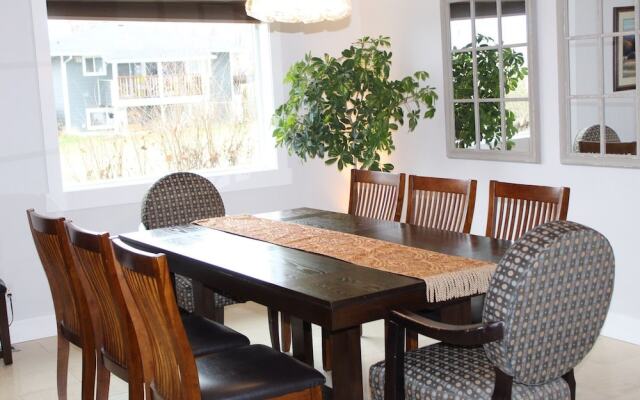 Chef's House Okanagan by Elevate Rooms