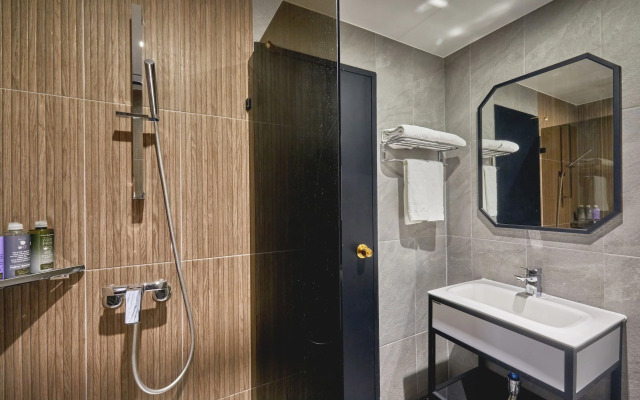 Kolon Hotel