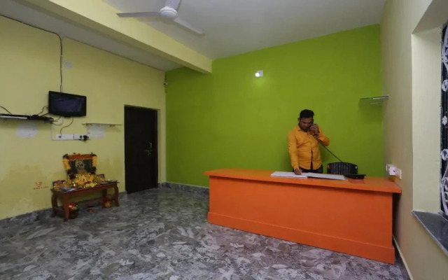 OYO 18355 Hotel Moonlight