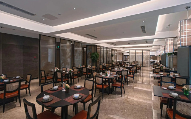 Ruisheng International Business Club Hotel