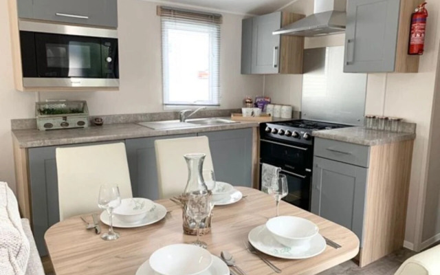 Exotic 3-bed Caravan at Newquay Holiday Park