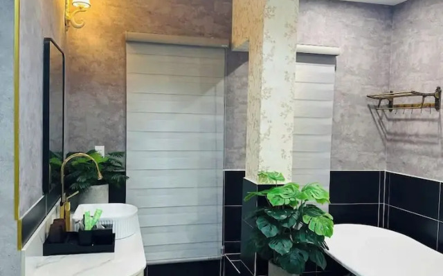 Romance Hotel