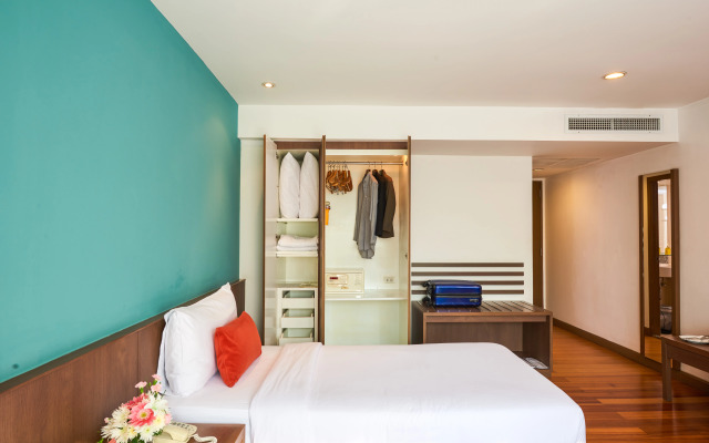 Narai Hotel (SHA Extra Plus)