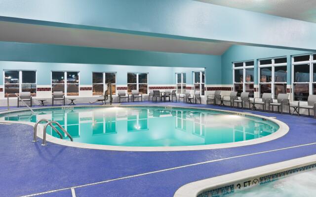 Holiday Inn Express & Suites Columbus Airport East by IHG