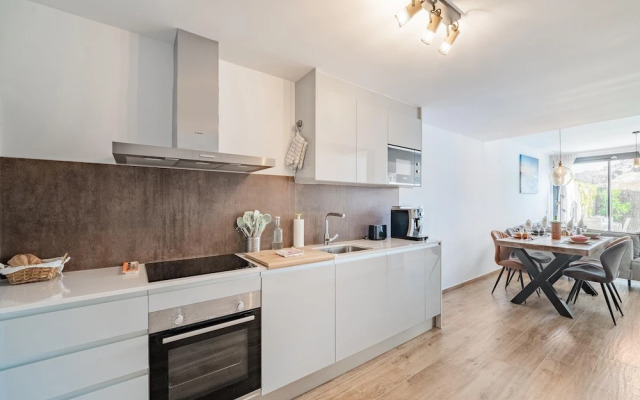 Villajoyosa Home With Shared Pool