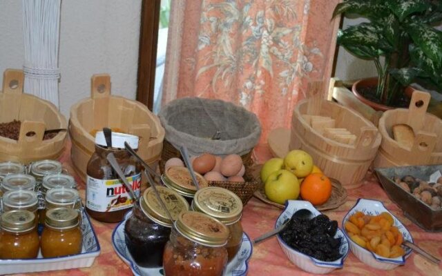 Logis Hôtel Le Vieil Amandier