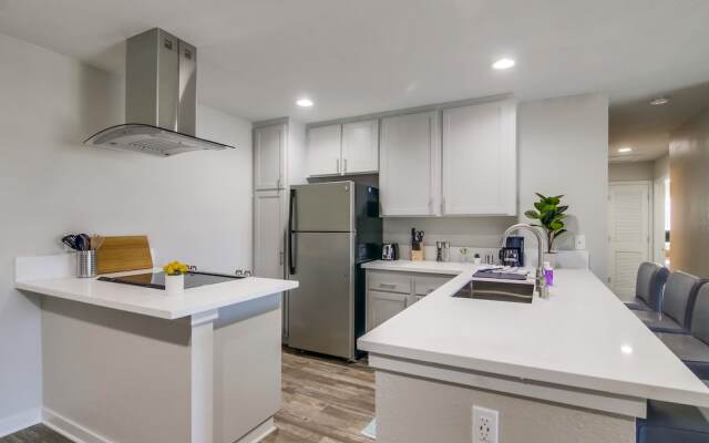 The Luxe Suites of Temecula Heights
